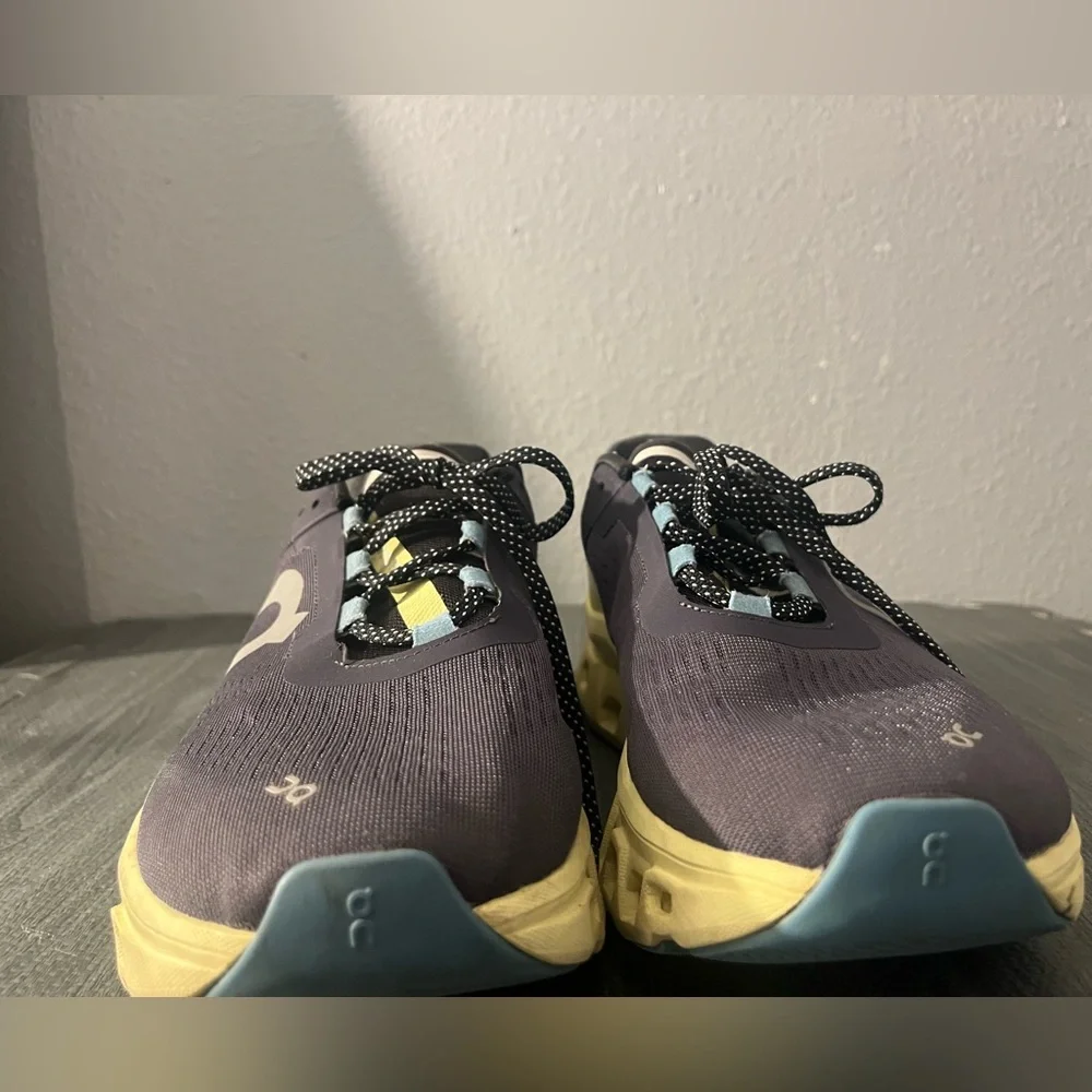 ON Running Black and Yellow Sneakers - Picture 2 of 6